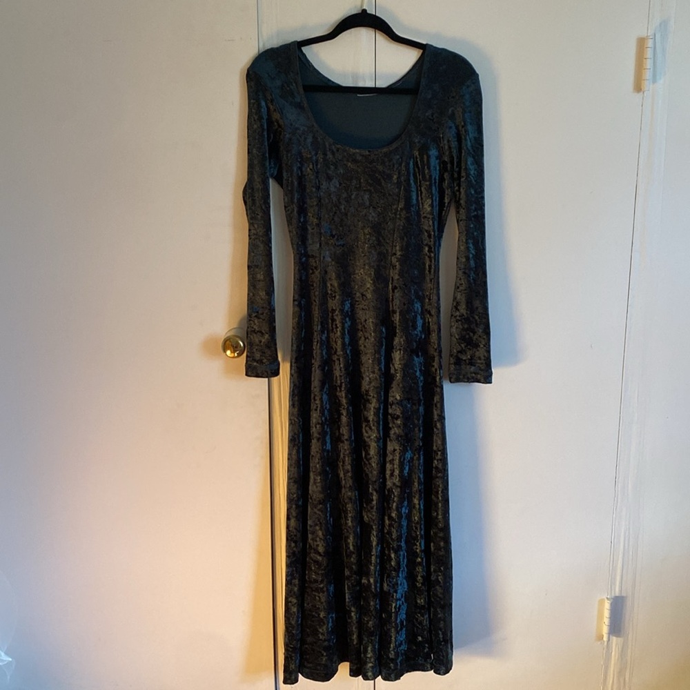 Vintage 90s Y2K Emerald Crushed Velvet Victorian Sleeved Midi Dress Balletcore